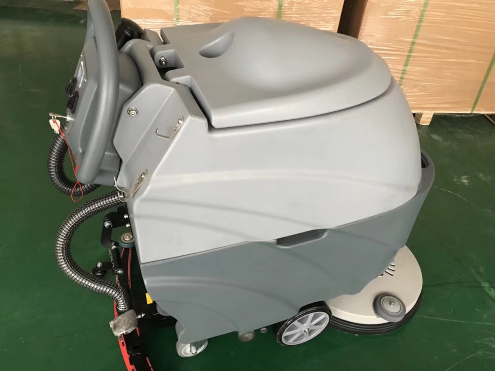 LS-510手推式經(jīng)濟(jì)型洗地機(jī)